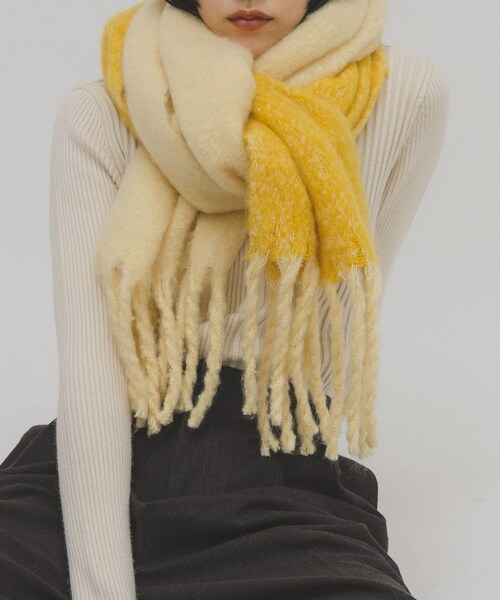 KBF（ケイビーエフ）の「ビッグフリンジバイカラーストール（マフラー・レディース・YELLOW/RED/BLACK・One）」の15枚目の写真