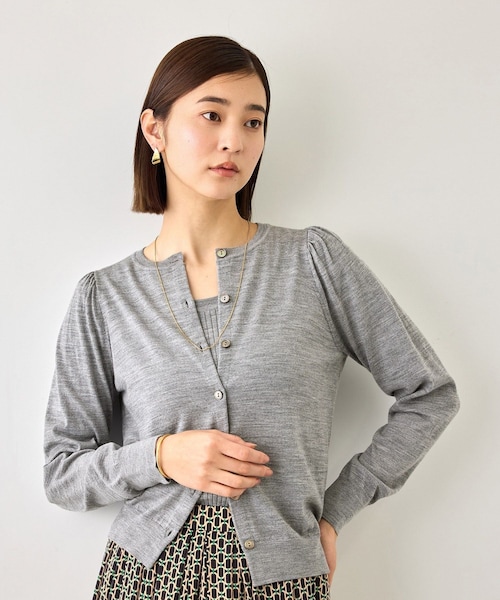 ROPE'(ロペ)の「【J'aDoRe・一部店舗限定サイズ】ギャザースリーブニットカーディガン/一部J'aDoRe限定カラー・イージーケア(カーディガン/ボレロ・レディース・グレー/オフホワイト/グリーン/カーキ/ネイビー/レッド/ピンク・36/38)」の13枚目の写真