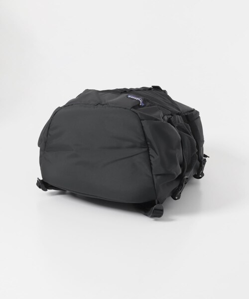 URBAN RESEARCH DOORS(アーバンリサーチドアーズ)の「patagonia REFUGIO DAY PACK 30L(バックパック/リュック・メンズ・BLK/CVGR・One)」の6枚目の写真