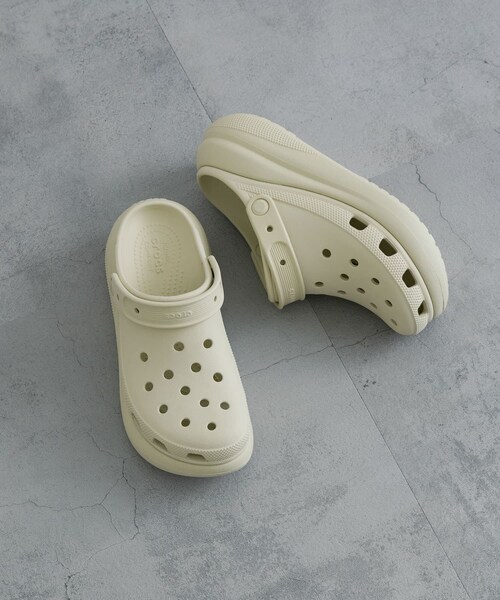 URBAN RESEARCH（アーバンリサーチ）の「クロックス　CRUSH CLOG（サンダル・レディース・BLACK/WHITE/BONE・6/7/5）」の19枚目の写真