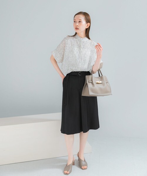 URBAN RESEARCH ROSSO（アーバンリサーチロッソ）の「『WEB/一部店舗限定』ウォッシャブルドットフリルネックブラウス（シャツ/ブラウス・レディース・OFF DOT/KHAKI DOT/BLACK DOT・Free）」の11枚目の写真