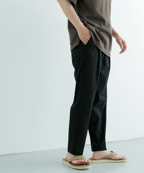 ITEMS URBANRESEARCH（アイテムズ アーバンリサーチ）の「『セットアップ対応』ウォッシャブル×クールタッチTRテーパードパンツ（その他パンツ・メンズ・BLK/BEG/GRY/CHK・S/M/L）」の11枚目の写真