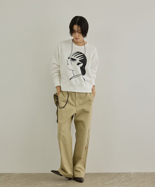 ADAM ET ROPE'(アダムエロペ)の「【Camille de Cussac by SALON】アートプリントトラウザーズパンツ / セットアップ対応(チノパンツ・レディース・ベージュ・M/S)」の4枚目の写真