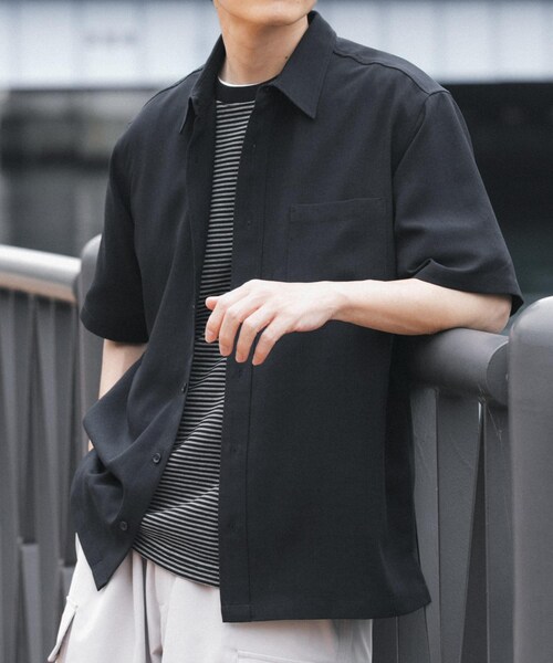 ITEMS URBANRESEARCH(アイテムズ アーバンリサーチ)の「『接触冷感/吸水速乾/イージーケア/UVカット』クイックドライリネンタッチ半袖シャツ(シャツ/ブラウス・メンズ・BLK/CHA/BEG/OLV・M/L)」の12枚目の写真