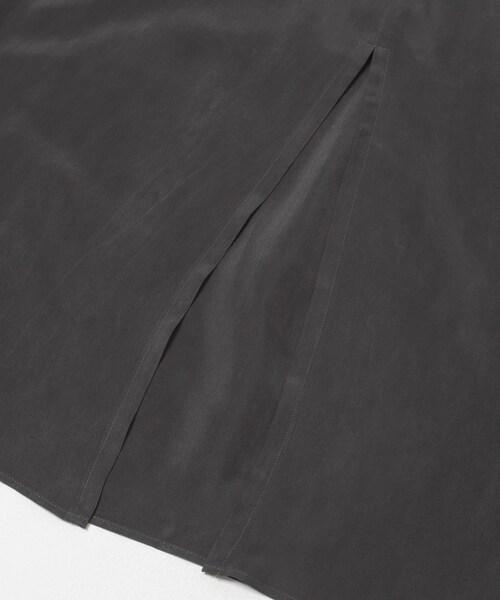 URBAN RESEARCH（アーバンリサーチ）の「キュプラギャザーIラインスカート（スカート・レディース・L.BEIGE/CHARCOAL/BLACK・36/38）」の21枚目の写真