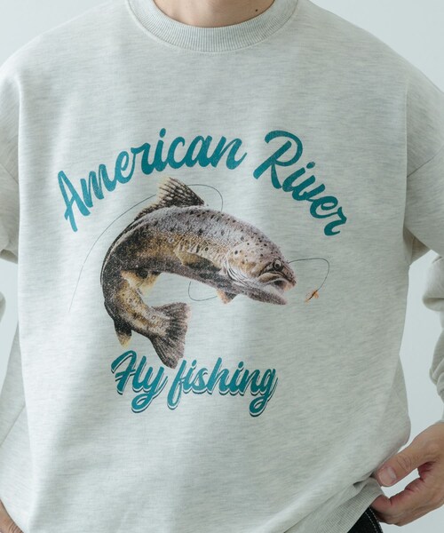 ITEMS URBANRESEARCH（アイテムズ アーバンリサーチ）の「クルーネックスエット fishing（スウェット・メンズ・OML/GRY/BLK・M/L）」の18枚目の写真