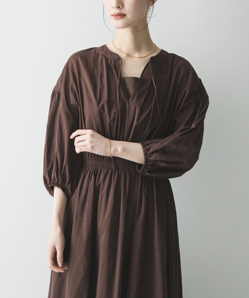 URBAN RESEARCH(アーバンリサーチ)の「コットンボイルシャーリングワンピース(ワンピース・レディース・BLACK/BROWN・Free)」の14枚目の写真