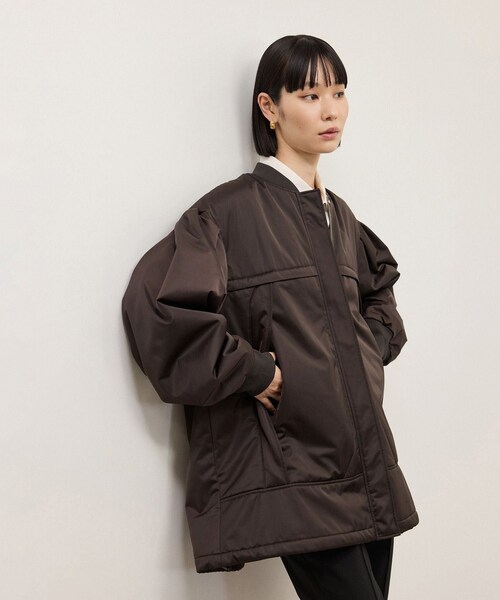 ADAM ET ROPE'(アダムエロペ)の「【WEB限定】・【定番】パフスリーブMA1(MA-1・レディース・ブラック/ダークブラウン/ブラウン・F)」の3枚目の写真