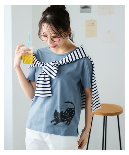 nissen（ニッセン）の「【ひんやりコットン】プリントTシャツ（綿１００％・接触冷感・UVカット）（選べる柄）＜大きいサイズ有＞（Tシャツ/カットソー・レディース・クールロゴ:オフホワイト/クールロゴ:黒/カーブロゴ:チャコールグレー/[在庫限り]カーブロゴ:アイス杢/ブロックデザインロゴ:アイス杢/ドロップ:ブロックデザインロゴ:ネイビー/[在庫限り]ハチドリ:グレージュ/[在庫限り]看板ネコ:モーブピンク/[在庫限り]看板ネコ:グレージュ/[在庫限]リラックス猫スモーキーブルー/5匹のハリネズミ:ピスタチオ/カラフルフラワーロゴ:黒/[在庫限]ハンギングフラワー:ラベンダー/[在庫限り]雑貨フラワー:ミントブルー/大人ロゴ:オフホワイト/レタリングロゴ:チャコールグレー/フレンチロゴ:グレージュ/ほのぼのネコ:ミント/ワンポイントネコ:ブルー/草花:ピンクベージュ/大人ロゴ:黒/筆記ロゴ:黒/雑貨:ダークミント/パイナップル:チャコールグレー/ラビット:ダークピンク/黒ネコ:ソフトブルー/日々ネコ:オートミール・S/M/L/LL/3L/4L/5L/6L/8L/10L）」の22枚目の写真