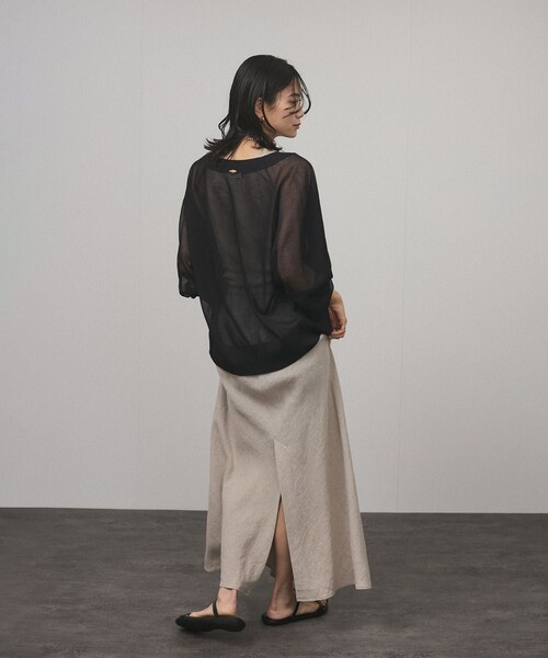 ADAM ET ROPE'（アダムエロペ）の「ブライトラメVネックシアーカーディガン［一部WEB限定カラー・手洗い可能］（カーディガン/ボレロ・レディース・ブラック/グレー/ピンク/ゴールド/シルバー/ライトグレー・F）」の17枚目の写真