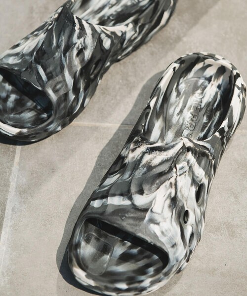 URBAN RESEARCH DOORS(アーバンリサーチドアーズ)の「MERRELL Exclusive HYDRO SLIDE 2(サンダル・メンズ・BLK/WHT・25/26/27/28/29)」の7枚目の写真