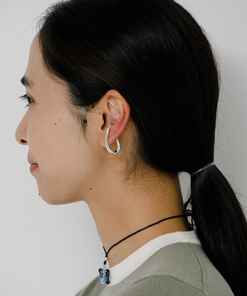 URBAN RESEARCH（アーバンリサーチ）の「5/8 STUDIOS　Beginning Ear Cuff /Large（イヤリング・レディース・SILVER・-）」の3枚目の写真