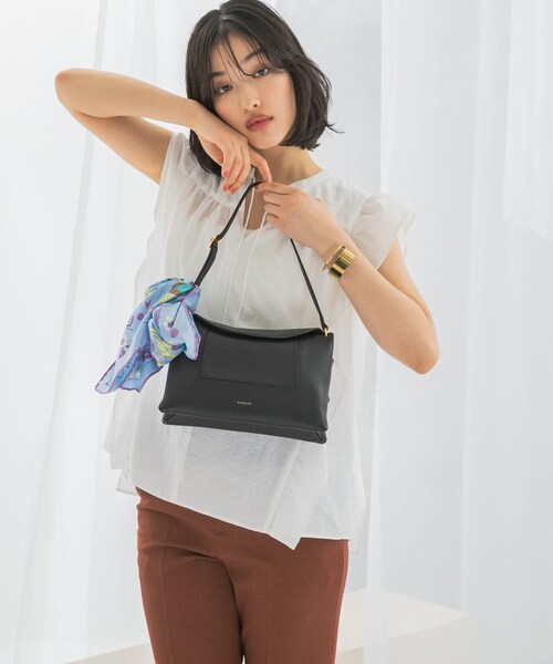 URBAN RESEARCH ROSSO（アーバンリサーチロッソ）の「フリルブラウス（シャツ/ブラウス・レディース・bk print/off/sax・FREE）」の16枚目の写真