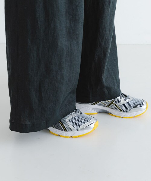 URBAN RESEARCH（アーバンリサーチ）の「ASICS　GEL-DS TRAINER 14（スニーカー・レディース・WHT/TC YEL/T GRY/P SV・24/24.5/25）」の11枚目の写真