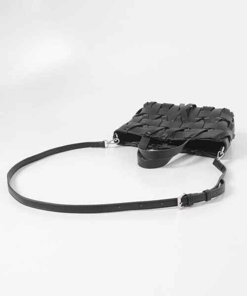 URBAN RESEARCH ROSSO（アーバンリサーチロッソ）の「KOMOREBI MUSEUM　MESH BAG（ハンドバッグ・レディース・IVORY/BLACK・-）」の10枚目の写真