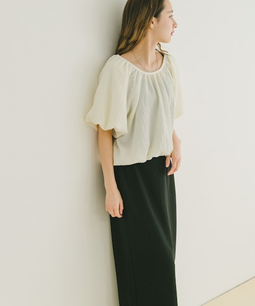 ITEMS URBANRESEARCH（アイテムズ アーバンリサーチ）の「バルーントップス×スカートセット（セットアップ・レディース・BLK/OFF・FREE）」の6枚目の写真