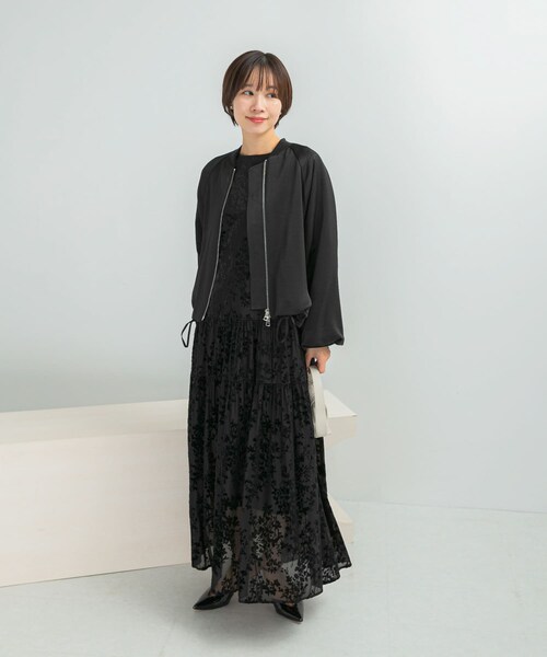 URBAN RESEARCH ROSSO（アーバンリサーチロッソ）の「CHIGNON　サテンボリュームブルゾン（ブルゾン・レディース・GBEIGE/BLACK/BROWN・Free）」の9枚目の写真