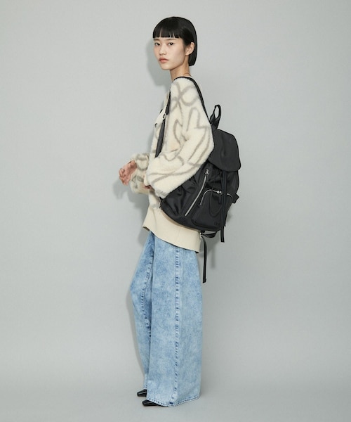 ADAM ET ROPE'(アダムエロペ)の「【WEB限定】フラップポケットリュックサック(バックパック/リュック・レディース・ブラック・F)」の9枚目の写真