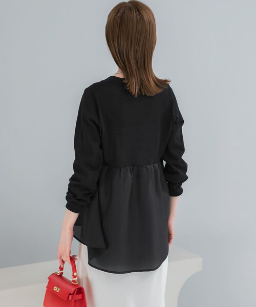 URBAN RESEARCH ROSSO（アーバンリサーチロッソ）の「『WEB限定』ドッキングペプラムカーディガン（ニット/セーター・レディース・SAX/BLACK/MUSCAT/WHITE・Free）」の14枚目の写真