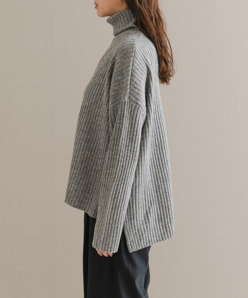 URBAN RESEARCH ROSSO（アーバンリサーチロッソ）の「マシーンウォッシュ ワイドリブニット（ニット/セーター・レディース・GRAY/L/BLUE/MOCHA・Free）」の10枚目の写真