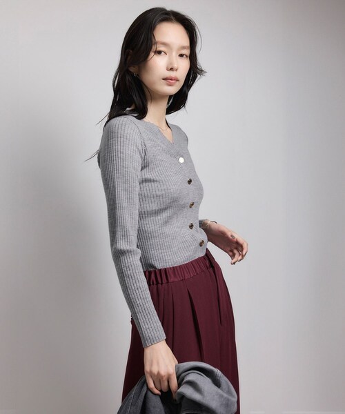 ROPE'（ロペ）の「ハイゲージワイドリブニットカーディガン（カーディガン/ボレロ・レディース・ブラック/グレー/オフホワイト/レッド/ローズピンク・F）」の19枚目の写真