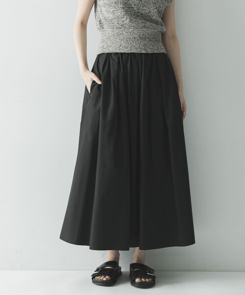 URBAN RESEARCH（アーバンリサーチ）の「撥水ギャザーボリュームスカート（スカート・レディース・OFF WHITE/BLACK・Free）」の13枚目の写真