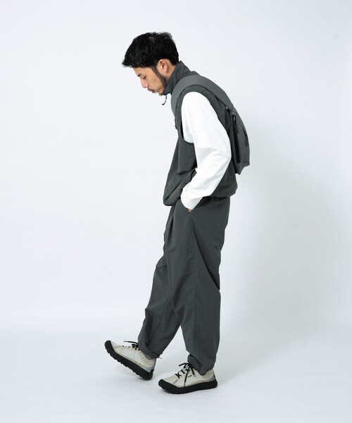 EKAL（エカル）の「『UR TECH』ナイロンタッサーベスト（テーラードジャケット・メンズ・ネイビー/グラファイト・M/L）」の5枚目の写真