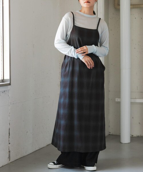 URBAN RESEARCH DOORS(アーバンリサーチドアーズ)の「FORK&SPOON オンブレチェックエプロンワンピース(ワンピース・レディース・BLU×BRN/BEG×KHK・1/2)」の14枚目の写真