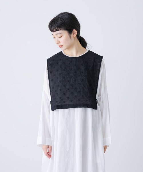 かぐれ（カグレ）の「ドット刺繍ウールガーゼビブ（ベスト・レディース・IVORY/BLACK・FREE）」の22枚目の写真