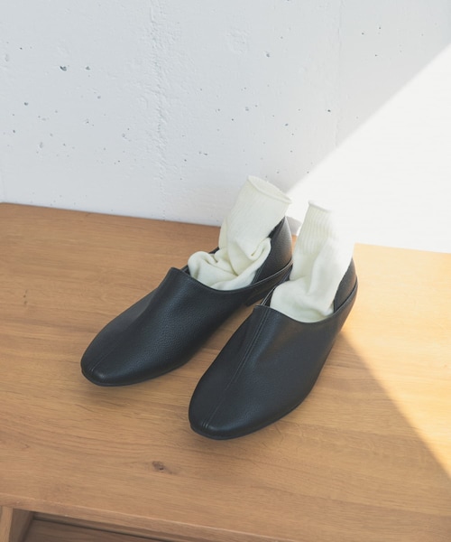 URBAN RESEARCH DOORS(アーバンリサーチドアーズ)の「ライトウェイトソフトバブーシュ(その他シューズ・レディース・OFF/BLACK・36/37/38)」の2枚目の写真