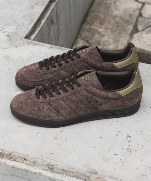 URBAN RESEARCH DOORS(アーバンリサーチドアーズ)の「adidas Exclusive GAZELLE INDOOR(スニーカー・レディース・ダークブラウン・23/23.5/24/24.5/25)」の3枚目の写真