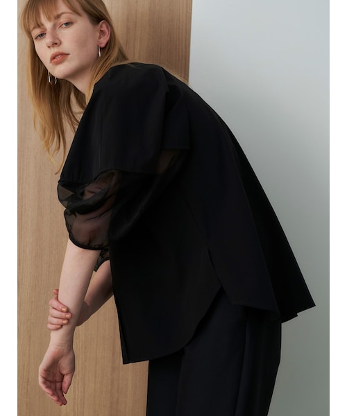 ELENDEEK（エレンディーク）の「HALF ORGANZA SLEEVE BL（シャツ/ブラウス・レディース・ベージュ/ネイビー/ブラック/オフホワイト・F）」の4枚目の写真