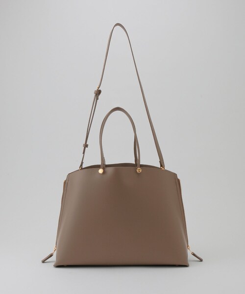 ROPE'（ロペ）の「【E'POR】【A4対応】Y BAG Medium+（トートバッグ・レディース・ブラック/ブラック系/ライトグレー/オフホワイト/ダークブラウン/ベージュ系/カーキ/ブラウン・F）」の14枚目の写真