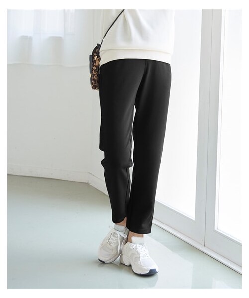 nissen（ニッセン）の「ポンチ起毛ゆったりテーパードパンツ（ゆったりヒップ）（パンツ・レディース・マロンブラウン/モカベージュ/マスタードイエロー/黒・L/LL/3L/4L/5L/6L/8L/10L）」の8枚目の写真