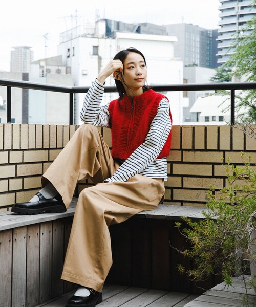 URBAN RESEARCH DOORS(アーバンリサーチドアーズ)の「『別注』KHWOPA SPIRIT×DOORS ショート丈ZIPベスト(ニット/セーター・レディース・グレー/レッド/ネイビー・one)」の21枚目の写真