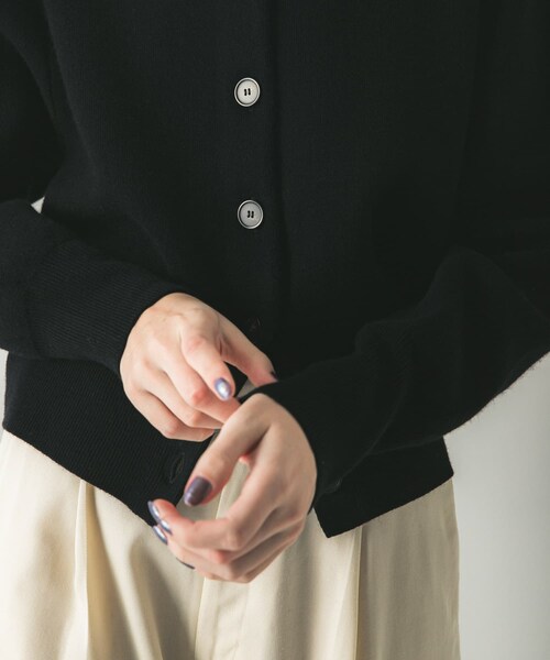 URBAN RESEARCH（アーバンリサーチ）の「ウールカシミヤショルダーパッドカーディガン（カーディガン/ボレロ・レディース・GRAY/BLACK/OFF・FREE）」の20枚目の写真