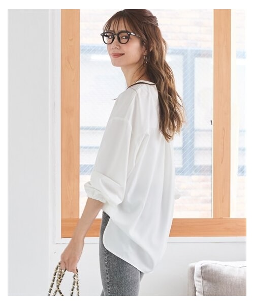 nissen（ニッセン）の「＜大きいサイズ＞ふんわり袖後タックブラウス（シャツ/ブラウス・レディース・オフホワイト/ベージュ/黒・L/LL/3L/4L/5L/6L/8L/10L）」の13枚目の写真