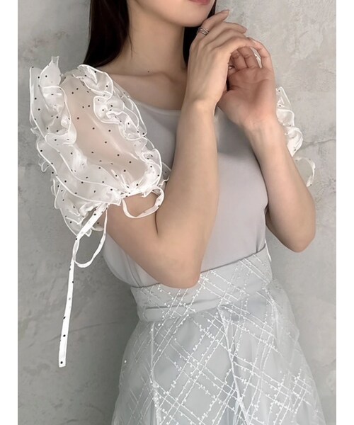 dazzlin（ダズリン）の「ショルダーボリュームフリルカットプルオーバー（Tシャツ/カットソー・レディース・オフホワイト/グレー/ブラック/ピンク・F）」の6枚目の写真