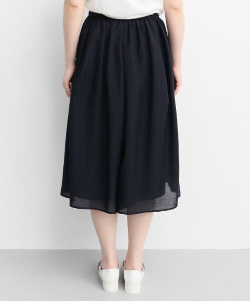 URBAN RESEARCH ROSSO（アーバンリサーチロッソ）の「タックギャザーキュロット（その他パンツ・レディース・WHITE/P/BEIGE/NAVY・36/38）」の17枚目の写真