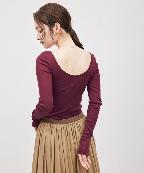 ROPE'(ロペ)の「コットンシルク丸胴テレコカップ付き長袖カットソー(Tシャツ/カットソー・レディース・ブラック/オフホワイト/ワイン・F)」の4枚目の写真