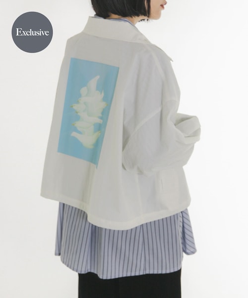 KBF(ケイビーエフ)の「『別注』Lee Izumida×KBF ブルゾン(ブルゾン・レディース・OFF/L.BEIGE/NAVY・One)」の1枚目の写真