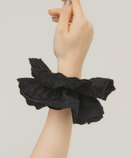 KBF（ケイビーエフ）の「レースシュシュ（ヘアゴム・レディース・IVORY/BLACK・One）」の10枚目の写真