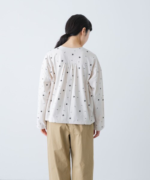 かぐれ（カグレ）の「ツバメ刺繍ブラウス（シャツ/ブラウス・レディース・IVORY/BLACK・Free）」の20枚目の写真