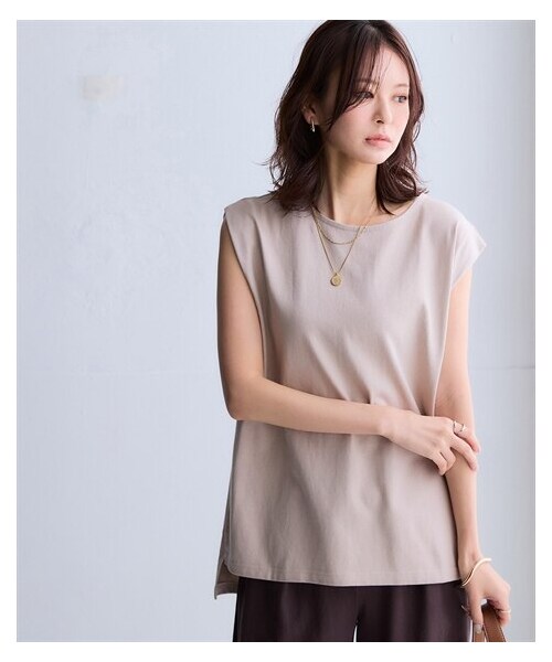 nissen（ニッセン）の「綿１００％バスクノースリーブロング丈プルオーバー＜大きいサイズ有＞（Tシャツ/カットソー・レディース・オフホワイト/ダークグレー/ミルクベージュ/スモーキーグリーン/インクブルー/黒・S/M/L/LL/3L/4L/5L/6L/8L/10L）」の4枚目の写真