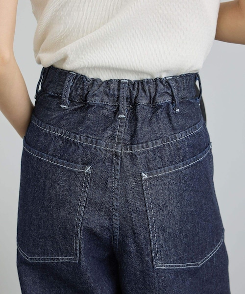 ADAM ET ROPE'(アダムエロペ)の「【KURO for SALON(クロ)】別注EASY TUCK DENIM INDIGO / デニムパンツ(デニムパンツ・レディース・ネイビー・0/1)」の21枚目の写真