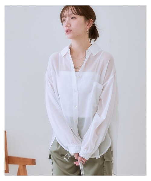 nissen（ニッセン）の「ロング丈シアーシャツ＜大きいサイズ有＞（シャツ/ブラウス・レディース・ブルー系ストライプ/オフホワイト/チャコールグレー/ソフトイエロー/ブラウン系ストライプ・S/M/L/LL/3L/4L/5L/6L）」の13枚目の写真