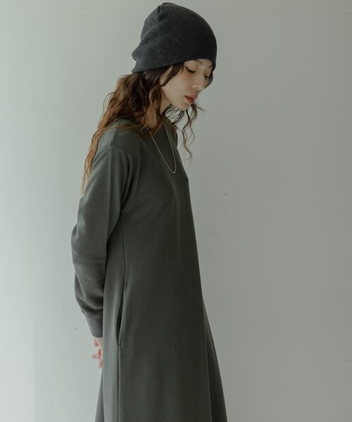 URBAN RESEARCH Sonny Label（アーバンリサーチサニーレーベル）の「『別注』Champion×Sonny Label　裏毛スウェットテントワンピース（ワンピース・レディース・オフブラック/ブラック/グレー・S/FREE）」の7枚目の写真