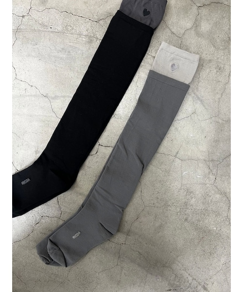 EMODA（エモダ）の「レイヤードシアーニーハイソックス（ソックス/靴下・レディース・グレー/ブラック・F）」の2枚目の写真