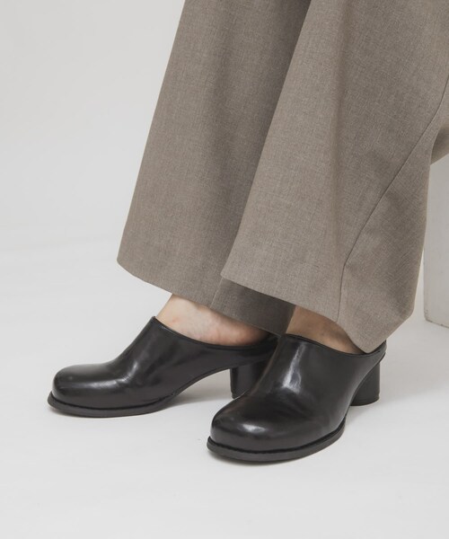 KBF（ケイビーエフ）の「プランプトゥサボミュール（サンダル・レディース・BLACK/DENIM・36/37/38）」の4枚目の写真