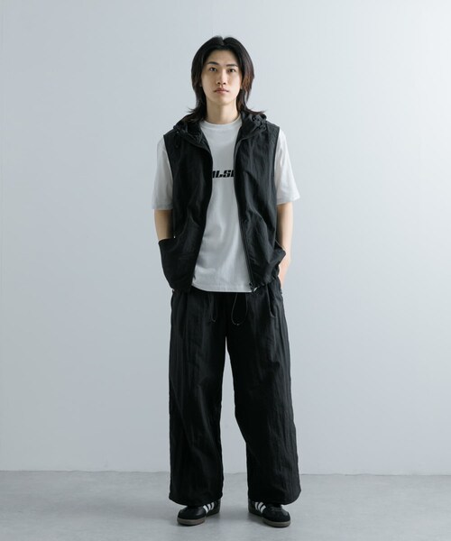 SENSE OF PLACE by URBAN RESEARCH（センスオブプレイスバイアーバンリサーチ）の「『セットアップ対応』ナイロンフーデッドトラックベスト（テーラードジャケット・メンズ・BLACK/L.BLUE・M/L）」の21枚目の写真